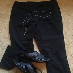 ▪️ Lane Bryant black cropped pants capris size 18